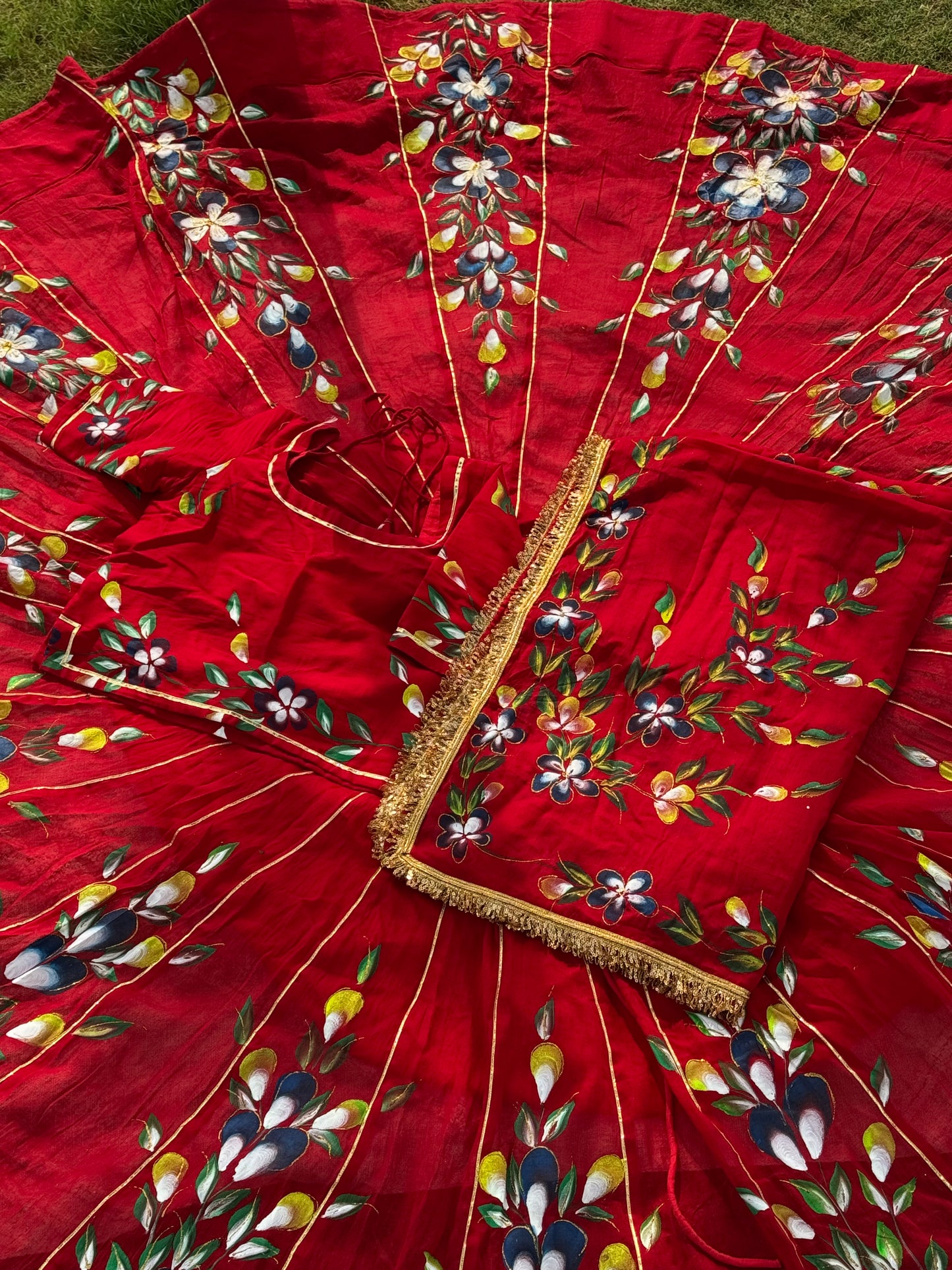 Laal Phool Lehanga