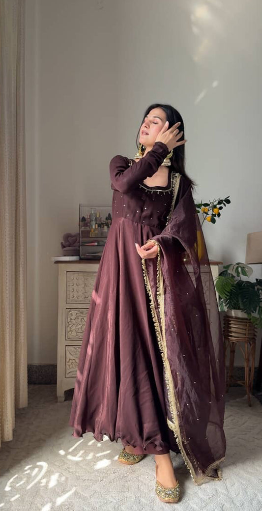 Brown e Noor Anarkali