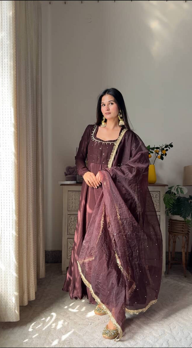 Brown e Noor Anarkali