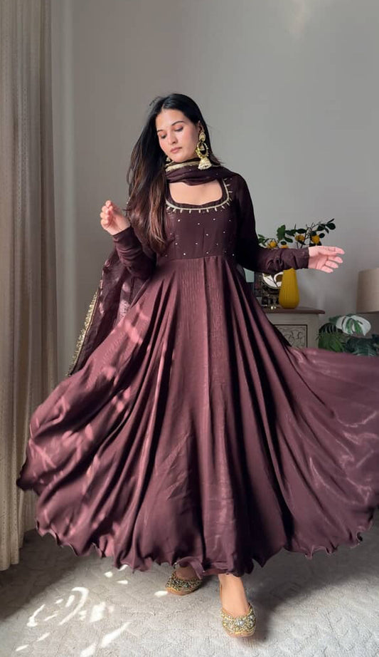 Brown e Noor Anarkali